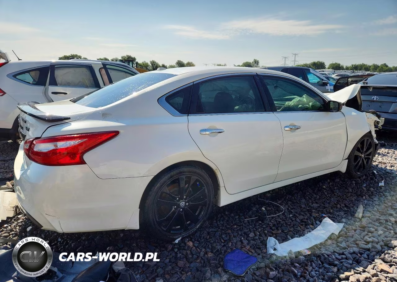 2018 Nissan Altima 2.5 Sr VIN:1N4AL3AP3JC292211 - 3