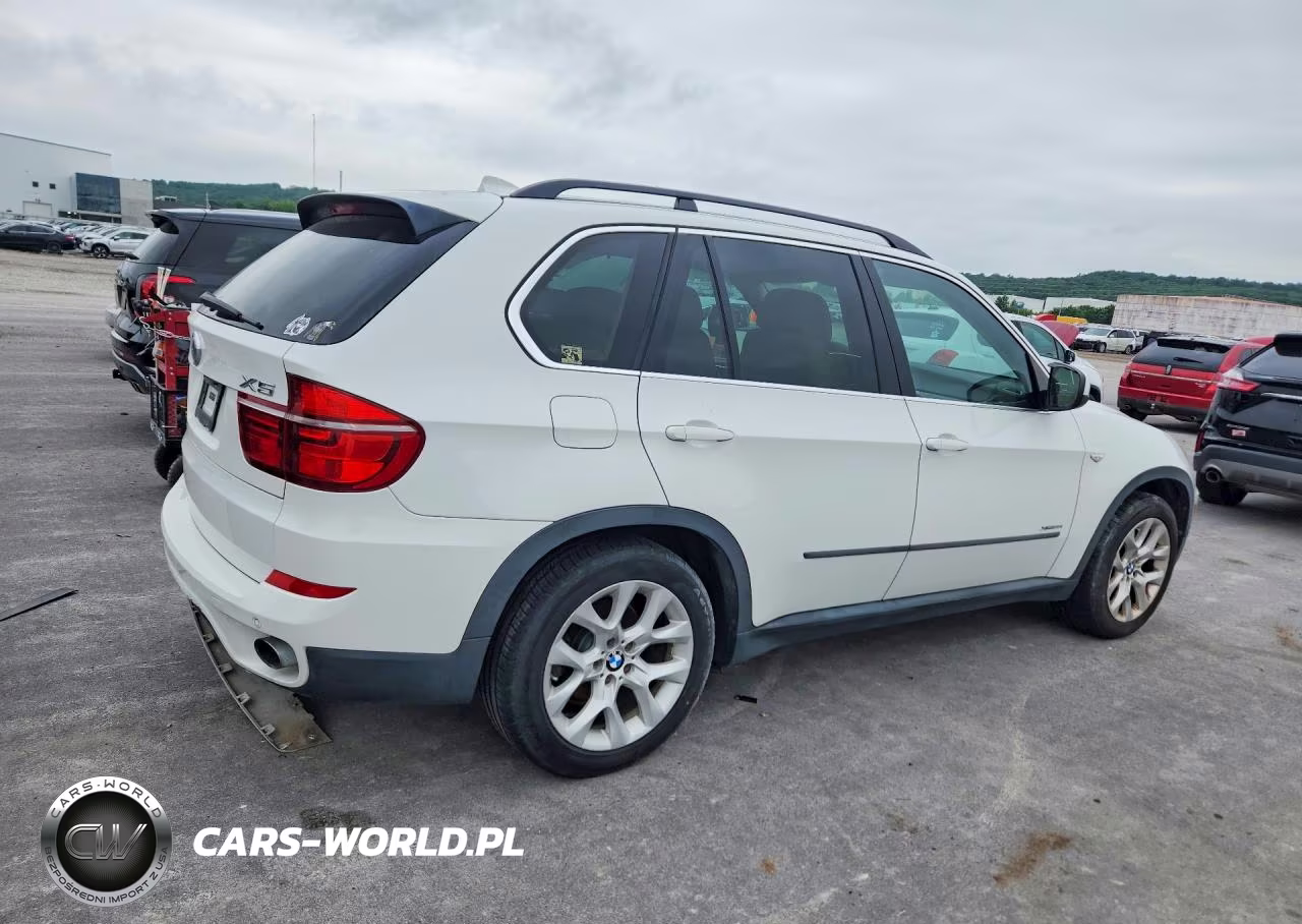 2013 BMW X5 xDrive35I VIN:5UXZV4C56DL993319 - 3