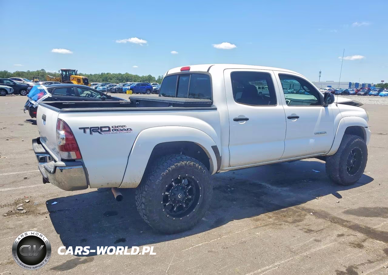 2013 Toyota Tacoma Double Cab VIN:5TFLU4EN6DX070080 - 3