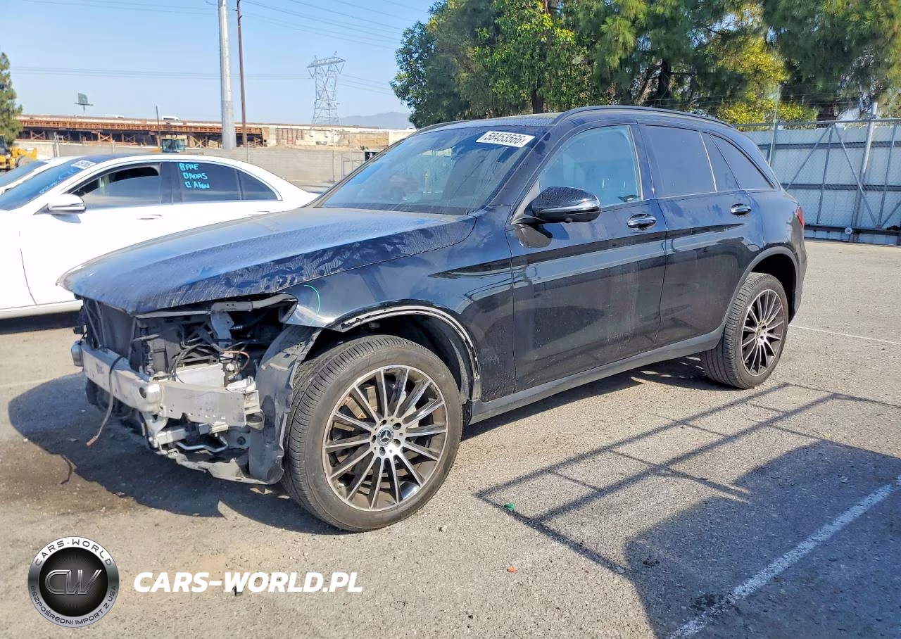 2021 Mercedes-Benz Glc 300 – zdjęcie 1 z 14