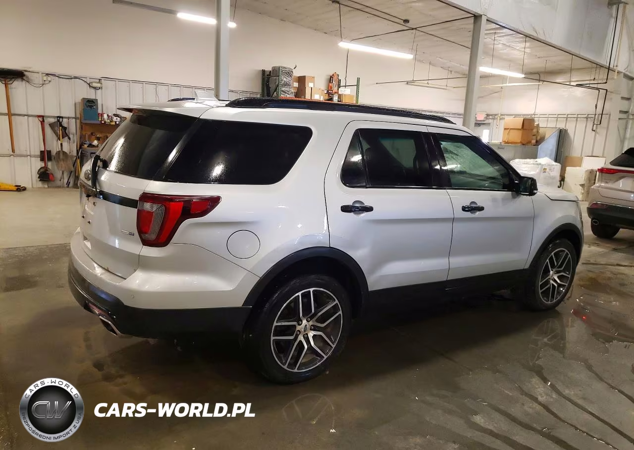 2016 Ford Explorer Sport VIN:1FM5K8GTXGGB34140 - 3