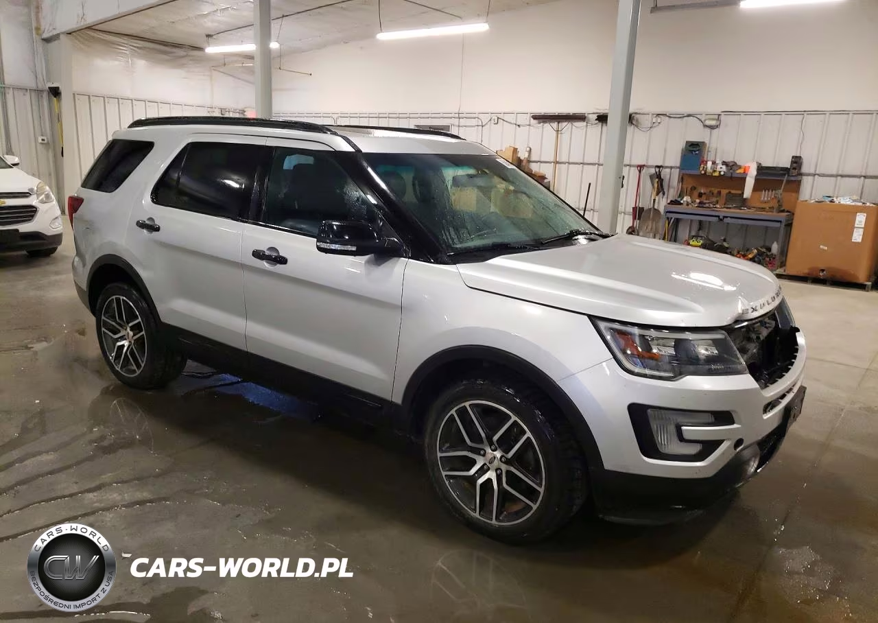 2016 Ford Explorer Sport VIN:1FM5K8GTXGGB34140 - 4
