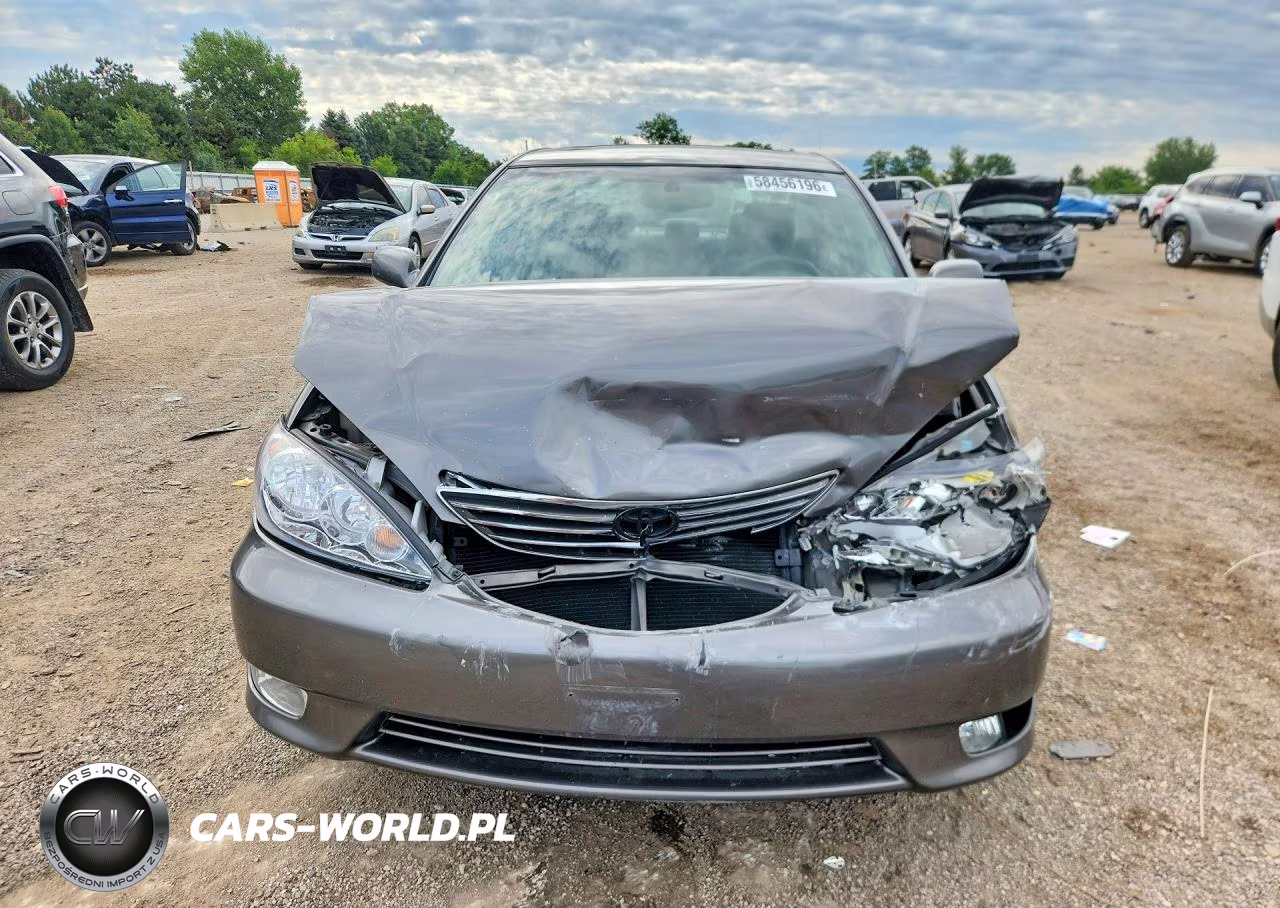 2005 Toyota Camry Xle VIN:4T1BE30K85U518592 - 5