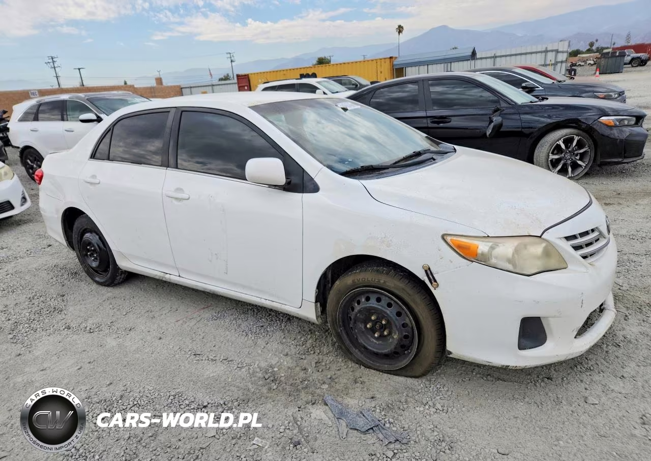2013 Toyota Corolla Le VIN:5YFBU4EE5DP180290 - 4