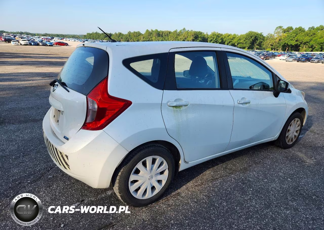 2015 Nissan Versa Note S Plus VIN:3N1CE2CP6FL376896 - 3