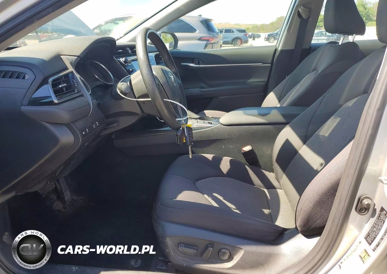 2020 Toyota Camry Le VIN:4T1C11BK2LU001903 - 7