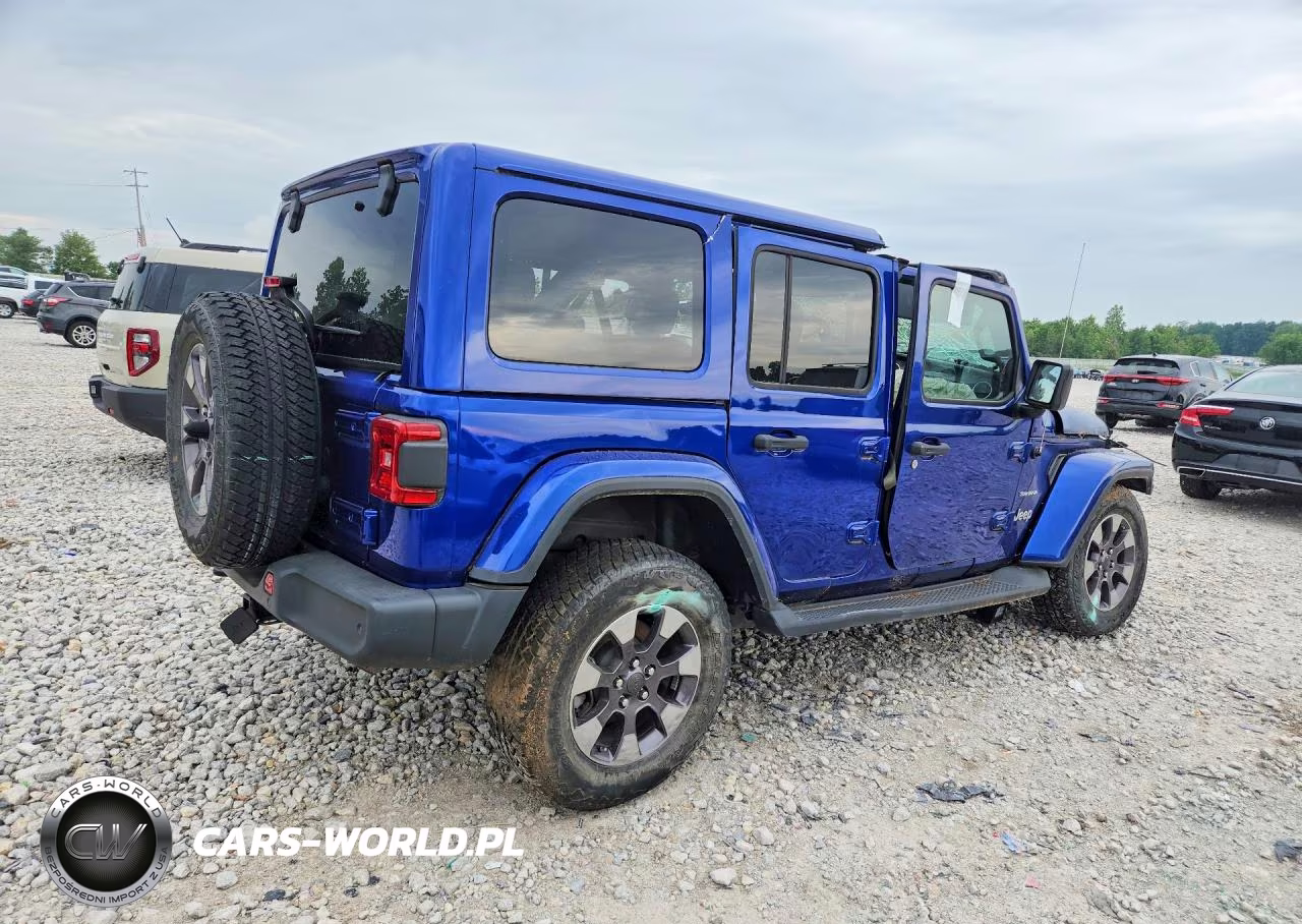 2018 Jeep Wrangler Unlimited Sahara VIN:1C4HJXEGXJW213745 - 3