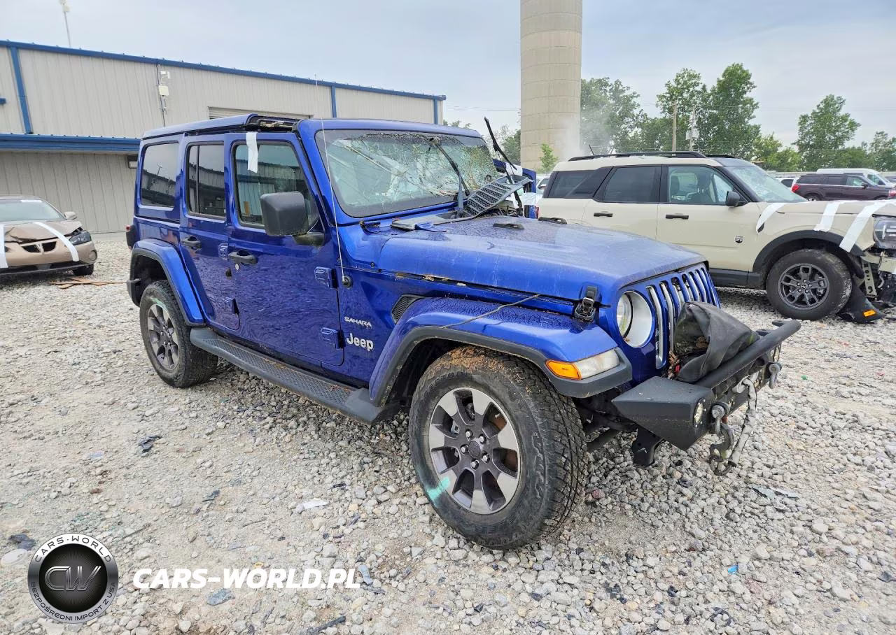 2018 Jeep Wrangler Unlimited Sahara VIN:1C4HJXEGXJW213745 - 4