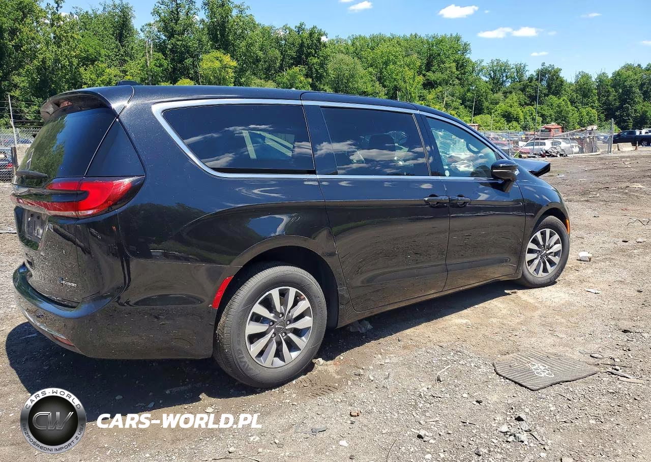 2025 Chrysler Pacifica Hybrid Select VIN:2C4RC1S75SR573922 - 3