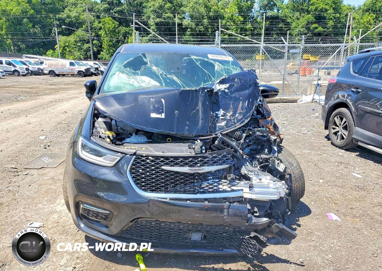 2025 Chrysler Pacifica Hybrid Select VIN:2C4RC1S75SR573922 - 5