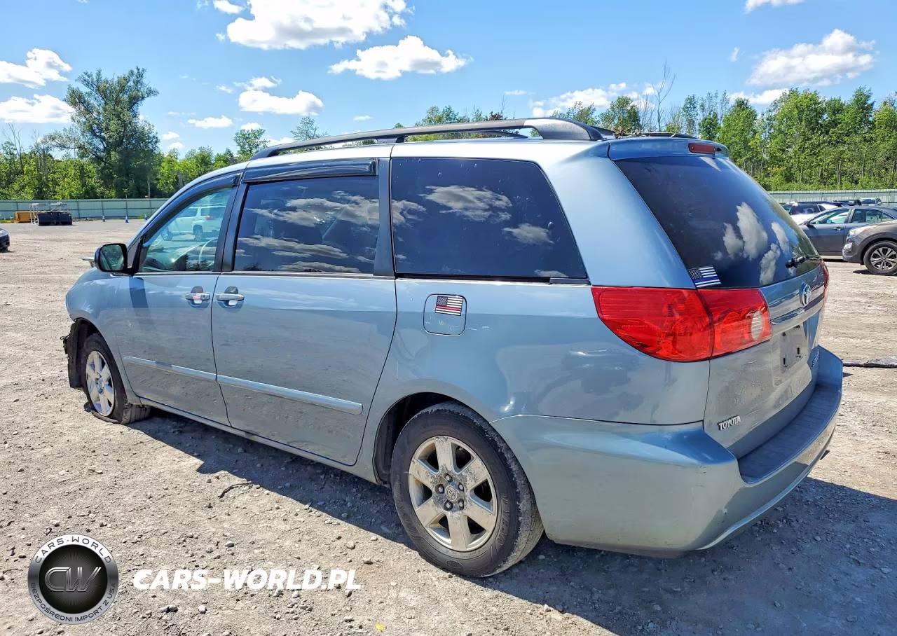 2010 Toyota Sienna Le 8-Passenger VIN:5TDKK4CC9AS305429 - 2