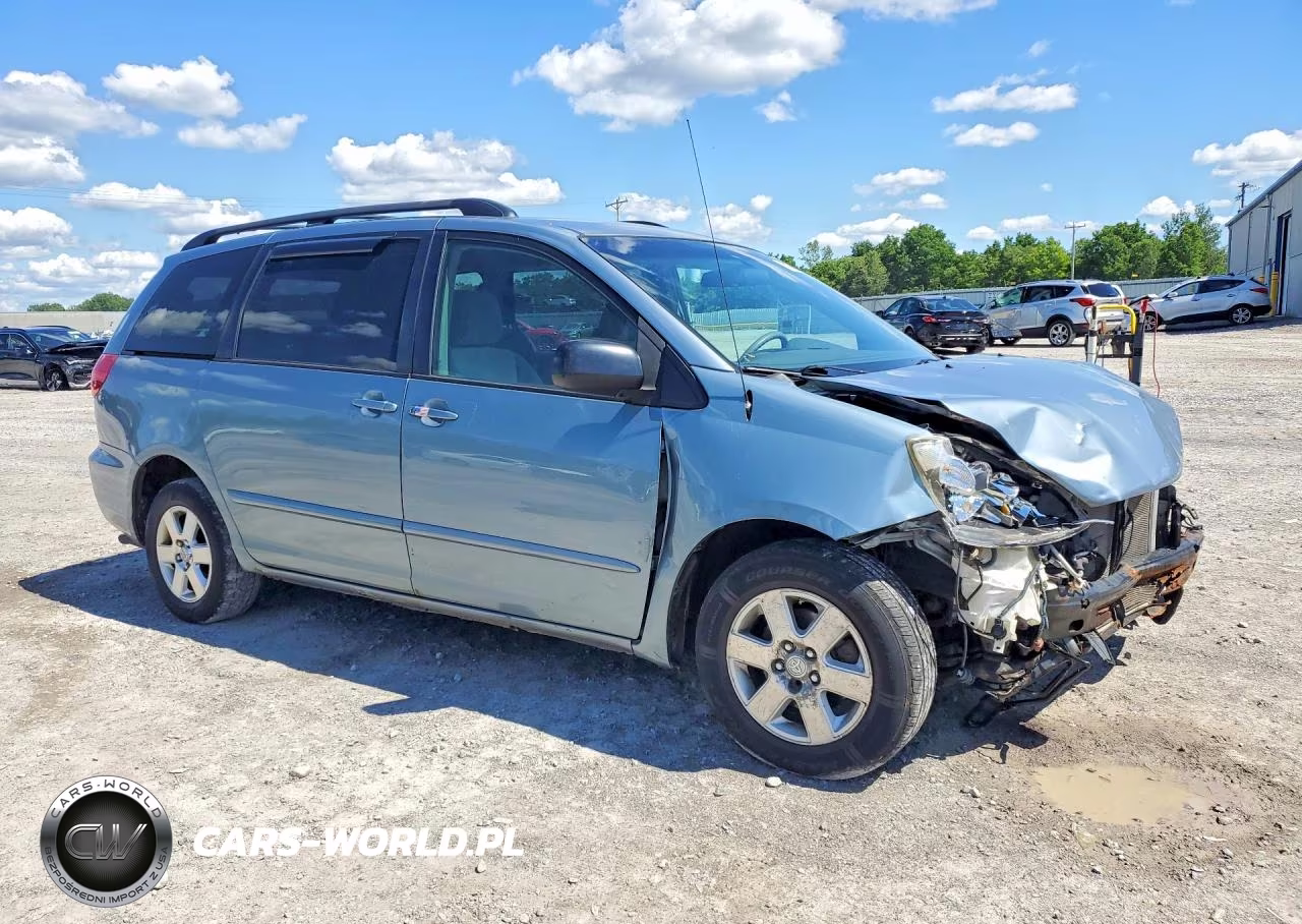 2010 Toyota Sienna Le 8-Passenger VIN:5TDKK4CC9AS305429 - 4