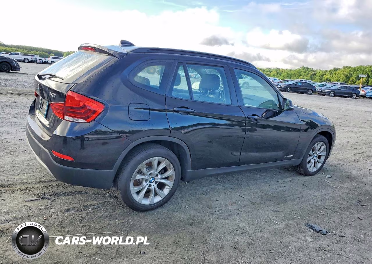 2014 BMW X1 xDrive28I VIN:WBAVL1C51EVY10755 - 3