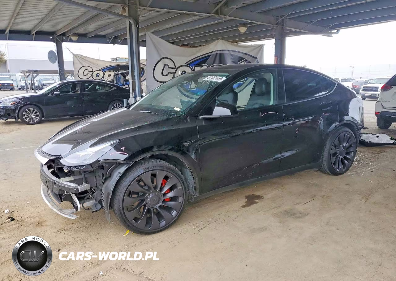 2024 Tesla Model Y – zdjęcie 1 z 13