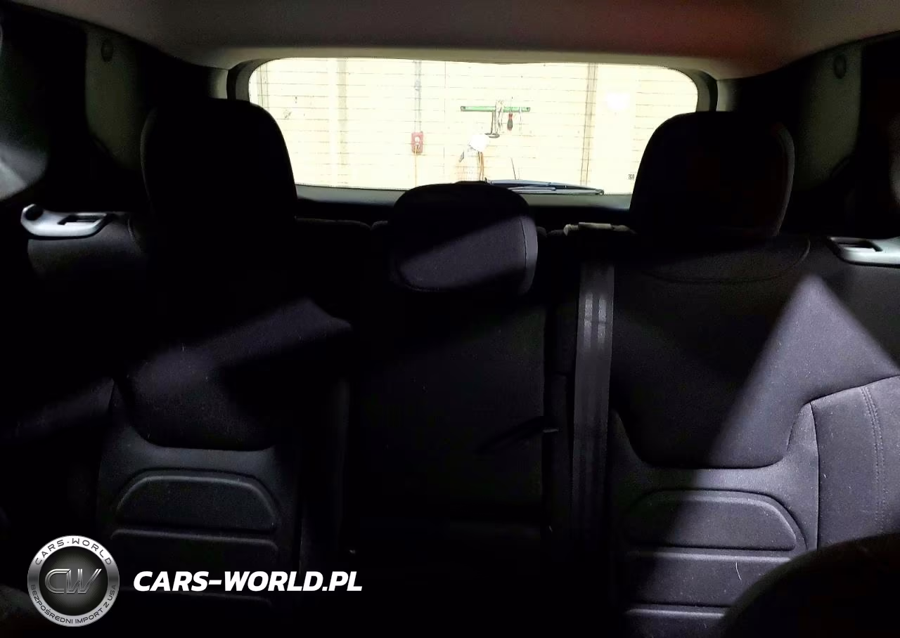 2022 Jeep Renegade Latitude VIN:ZACNJDB11NPN72550 - 10