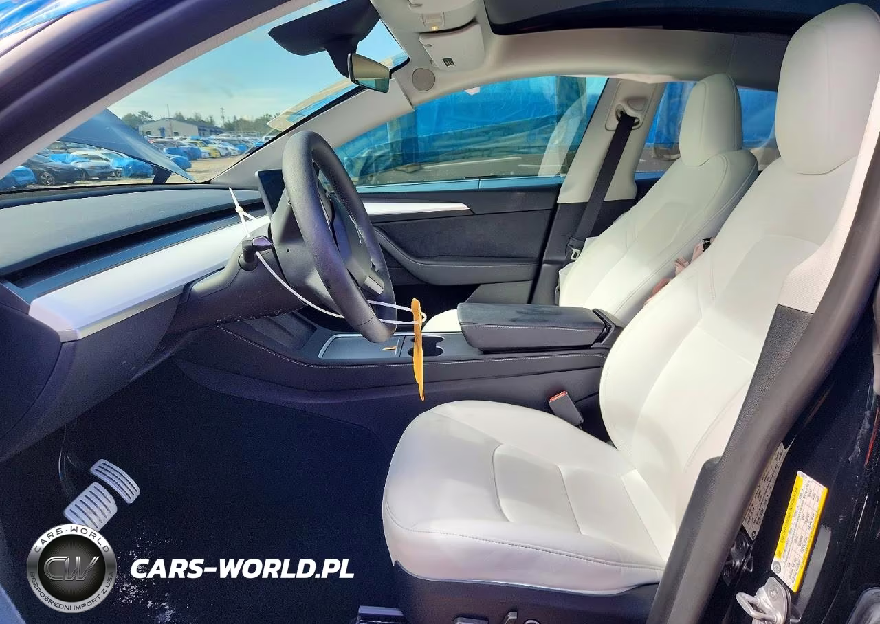 2024 Tesla Model Y VIN:7SAYGDEF8RF039777 - 7