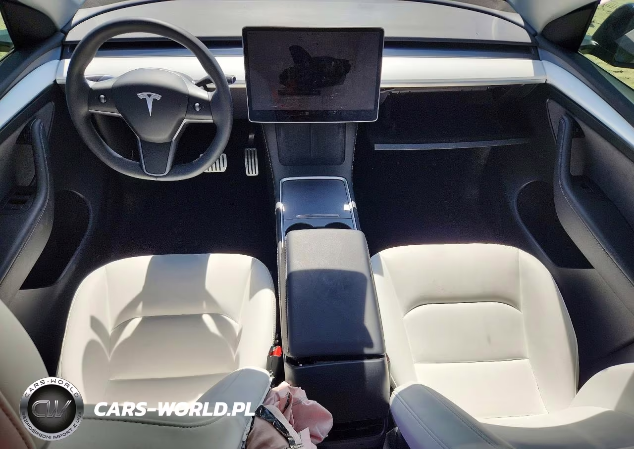 2024 Tesla Model Y VIN:7SAYGDEF8RF039777 - 8