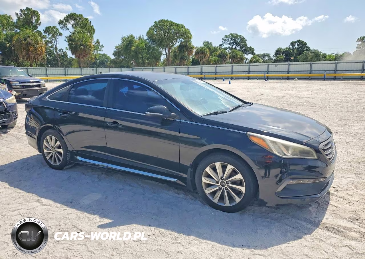2015 Hyundai Sonata Sport VIN:5NPE34AFXFH042968 - 4