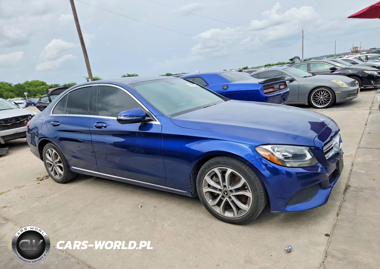 2018 Mercedes-Benz C 300 VIN:55SWF4JBXJU256518 - 4