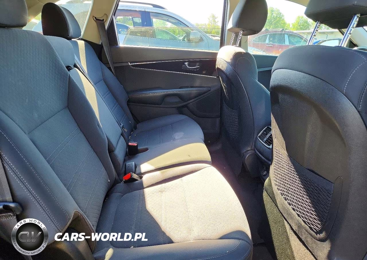 2019 Kia Sorento Lx VIN:5XYPGDA31KG566269 - 11
