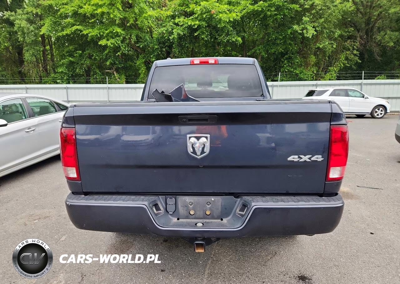 2019 Ram 1500 Classic Tradesman VIN:1C6RR7FG5KS705742 - 6