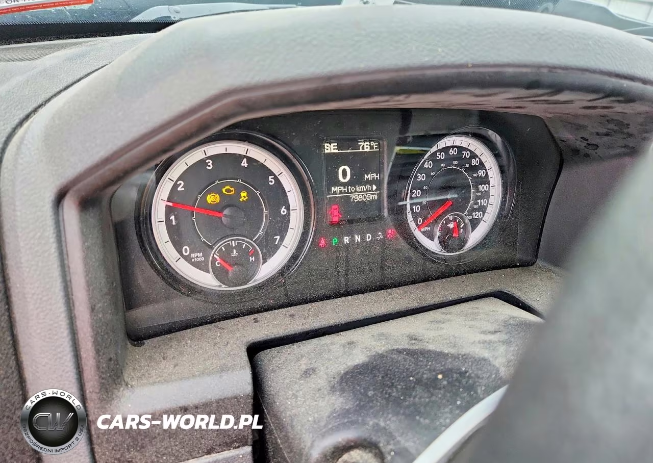 2019 Ram 1500 Classic Tradesman VIN:1C6RR7FG5KS705742 - 9