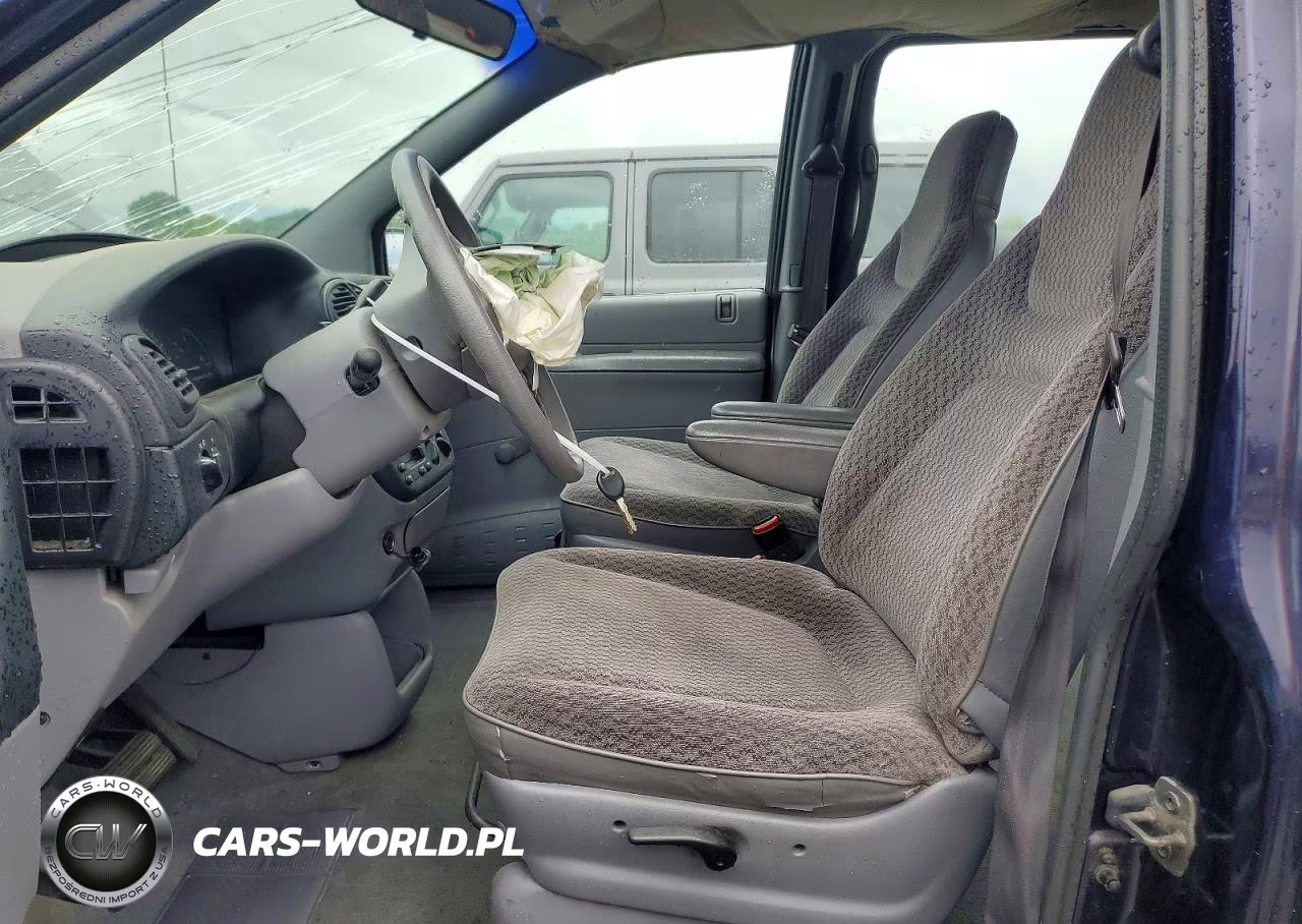 1999 Plymouth Voyager VIN:2P4FP25B6XR251385 - 7