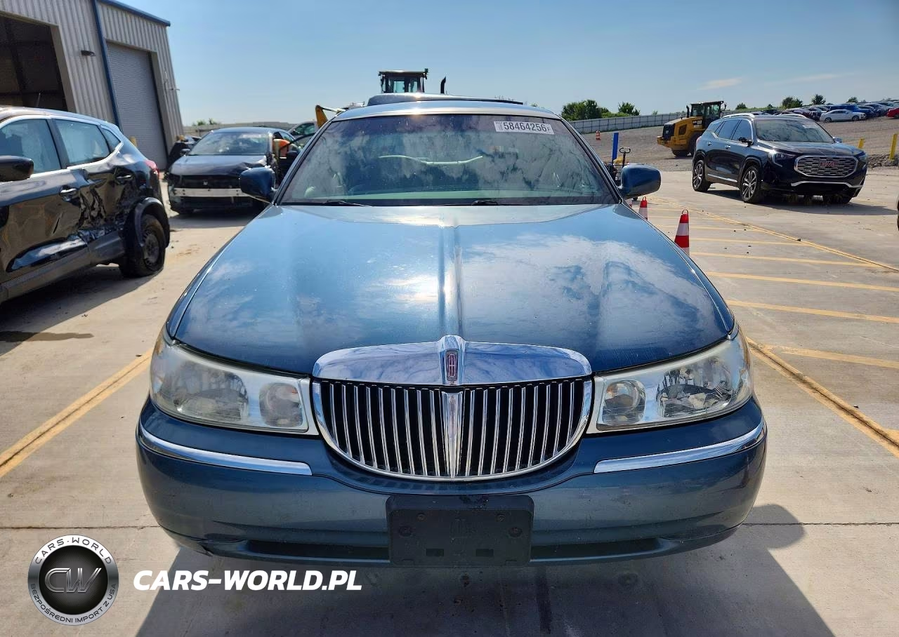 2002 Lincoln Town Car Signature VIN:1LNHM82W32Y657091 - 5