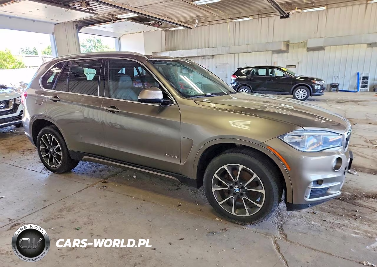 2018 BMW X5 xDrive35I VIN:5UXKR0C52J0X98264 - 4