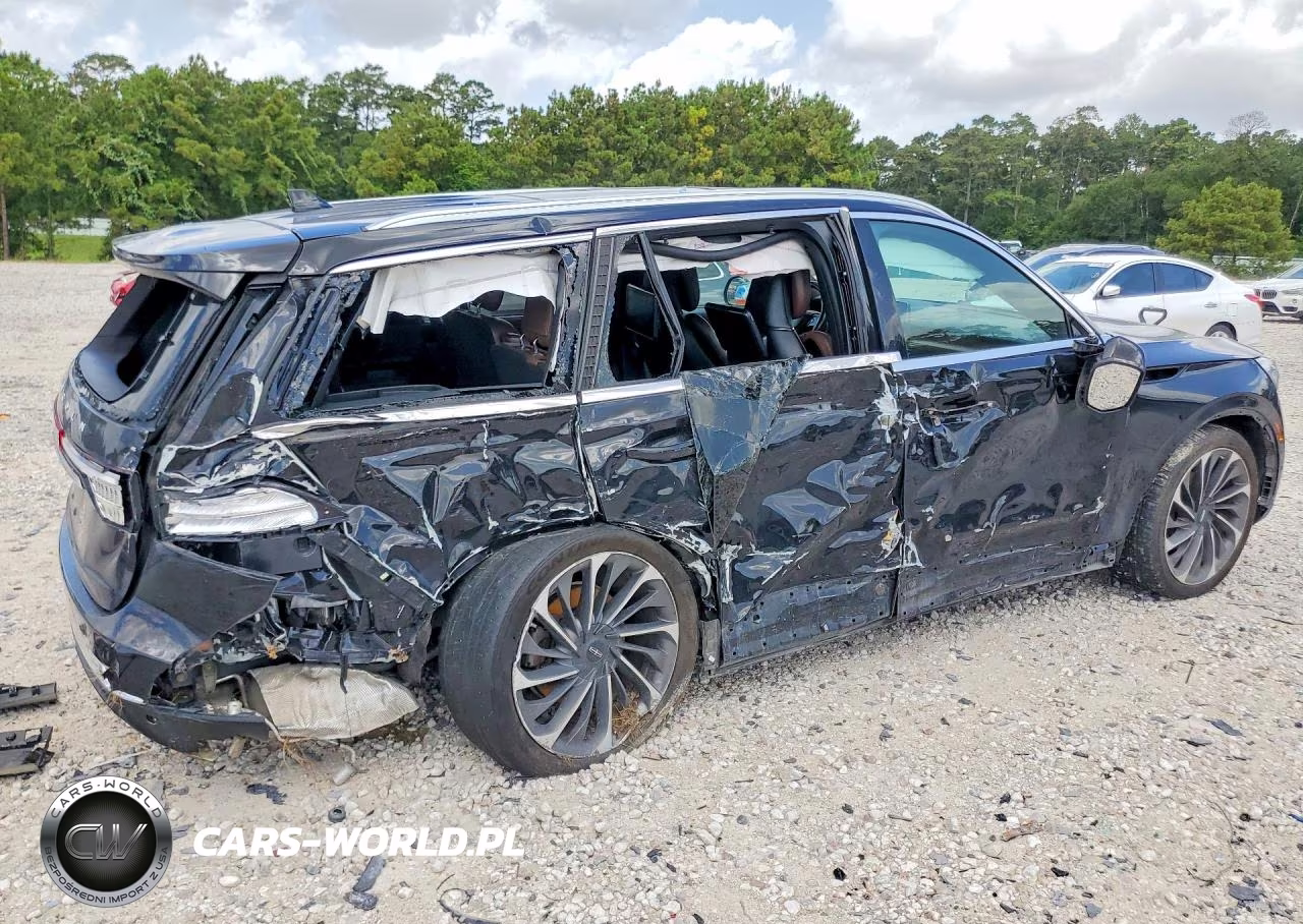 2020 Lincoln Aviator Reserve VIN:5LM5J7XC2LGL10392 - 3