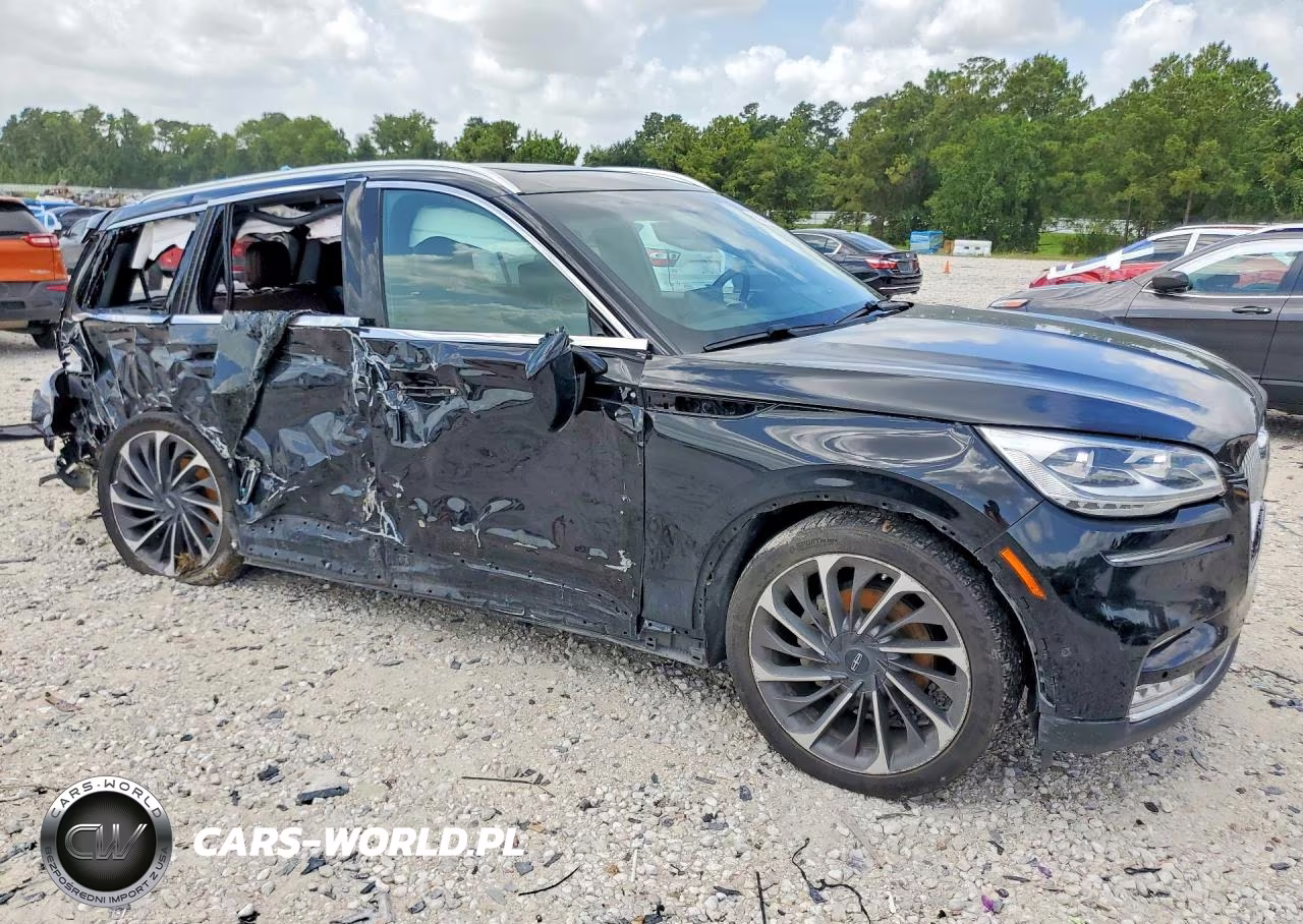 2020 Lincoln Aviator Reserve VIN:5LM5J7XC2LGL10392 - 4