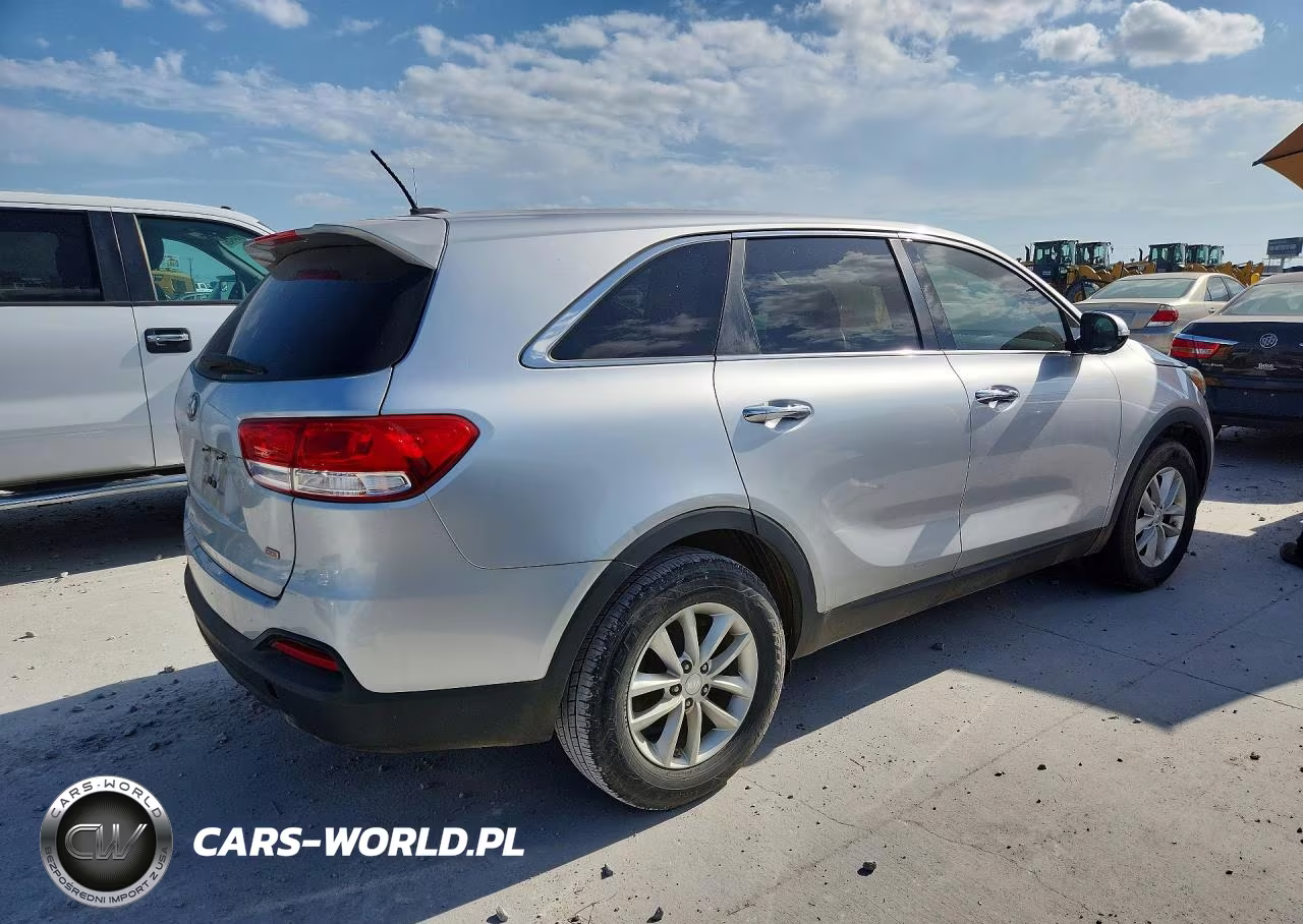 2016 Kia Sorento VIN:5XYPG4A33GG165037 - 3