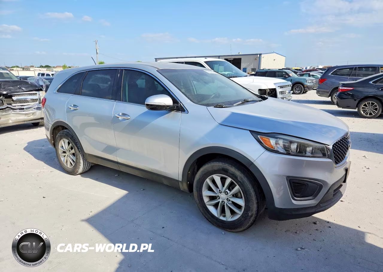 2016 Kia Sorento VIN:5XYPG4A33GG165037 - 4