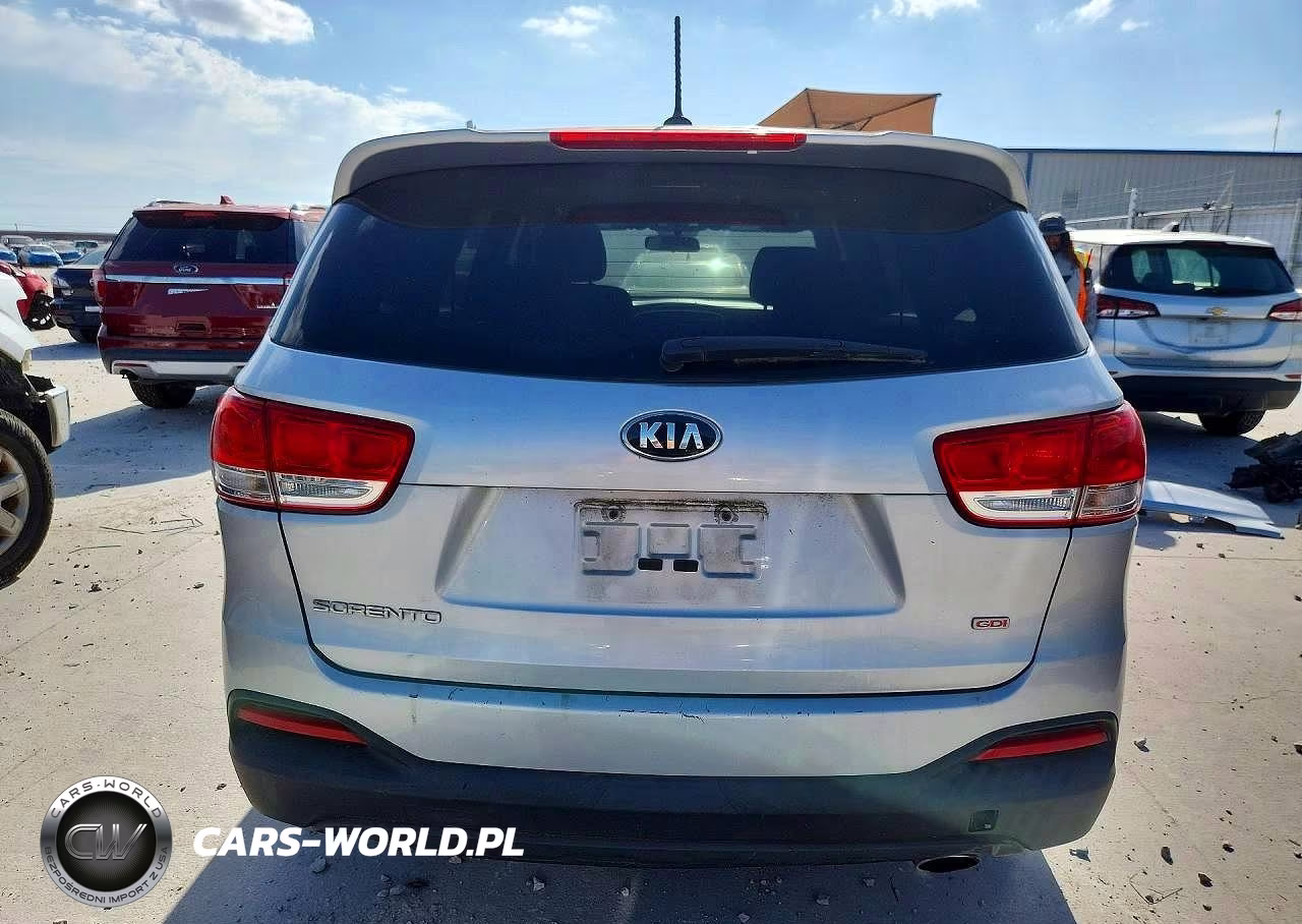 2016 Kia Sorento VIN:5XYPG4A33GG165037 - 6