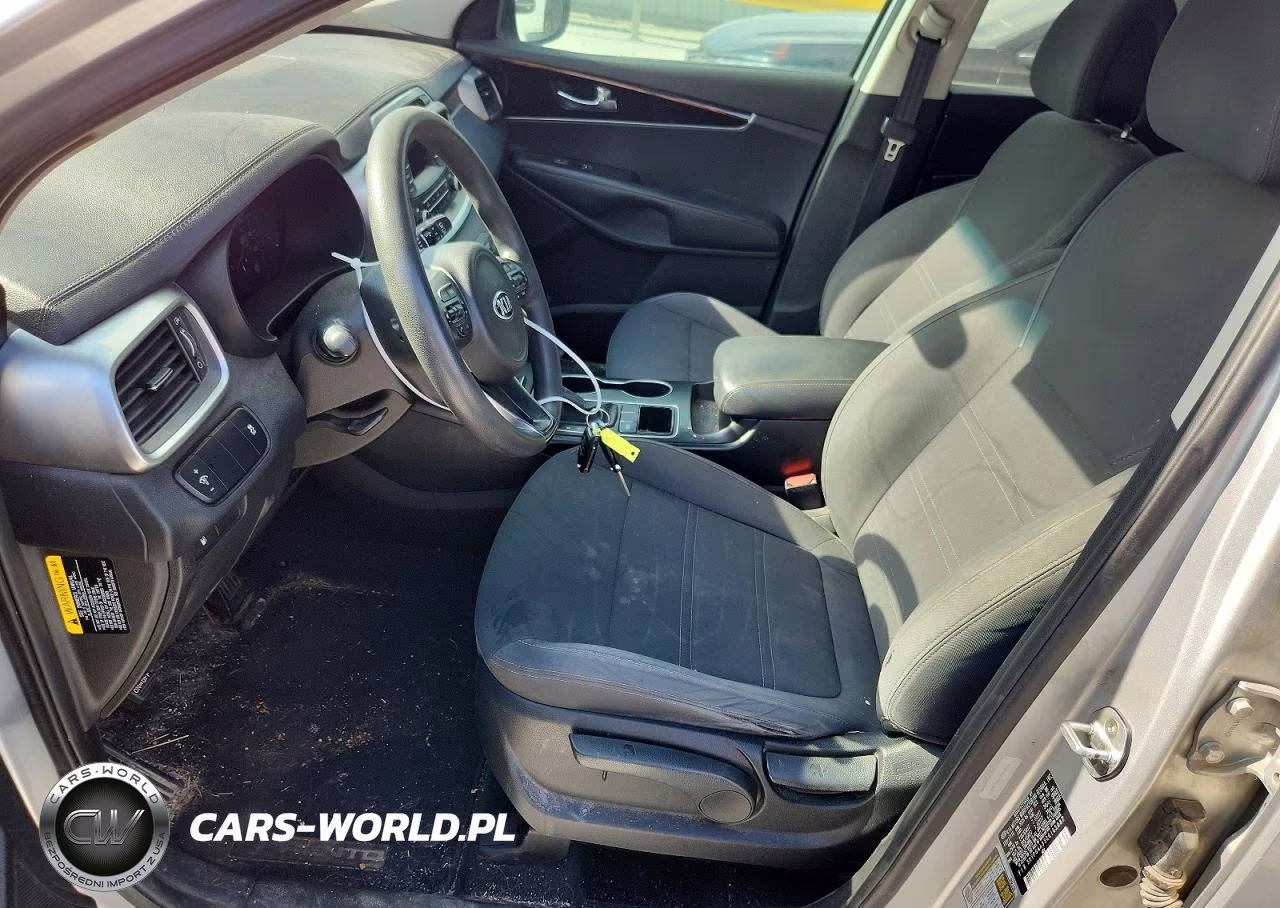 2016 Kia Sorento VIN:5XYPG4A33GG165037 - 7