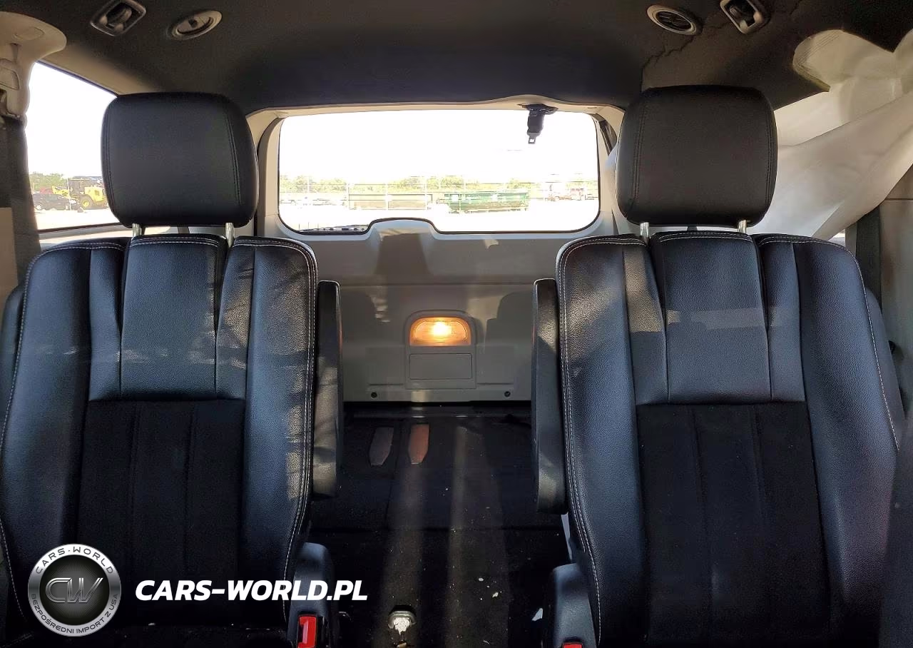2019 Dodge Grand Caravan Sxt VIN:2C4RDGCG3KR724917 - 10