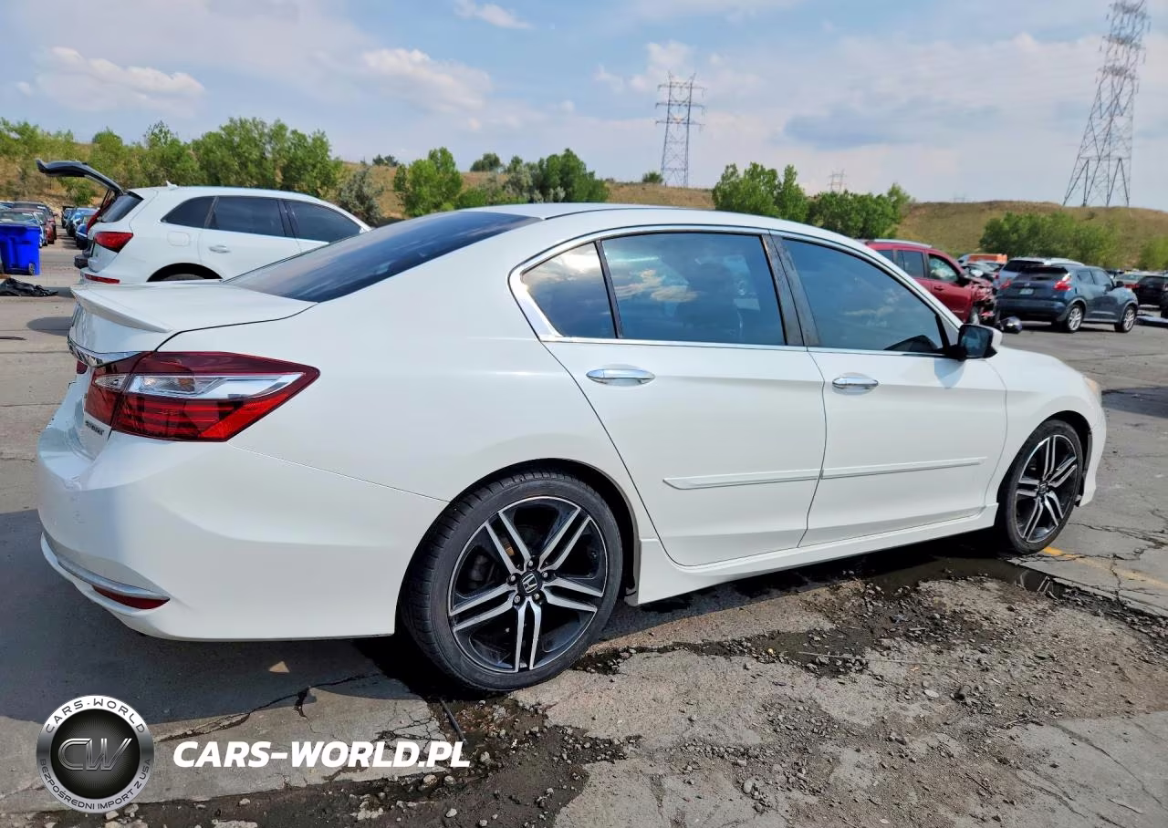 2017 Honda Accord Sport VIN:1HGCR2F66HA222673 - 3
