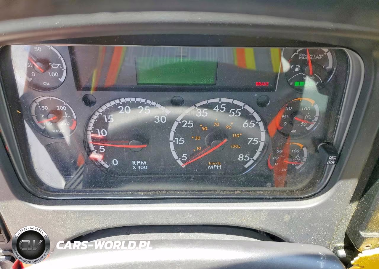 2014 Freightliner Business Class M2 Box Truck VIN:1FVACWDT2EHFW3442 - 8