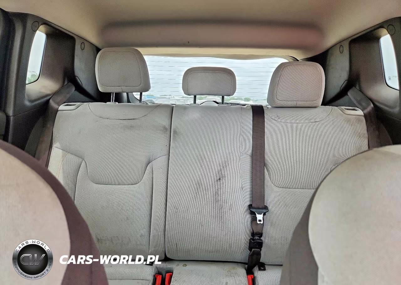 2016 Jeep Renegade Latitude VIN:ZACCJBBT3GPE26041 - 10