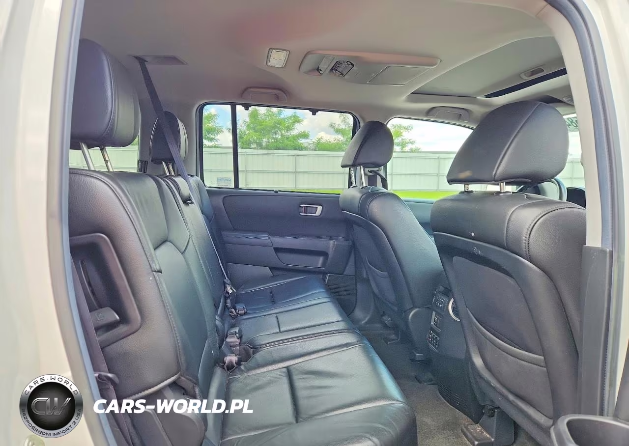 2013 Honda Pilot Touring VIN:5FNYF4H91DB032376 - 10