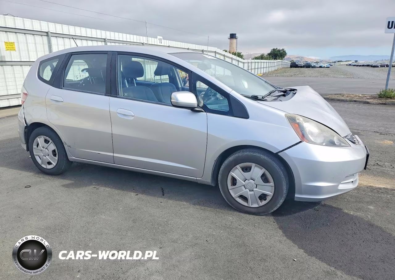 2013 Honda Fit VIN:JHMGE8H39DC072959 - 4