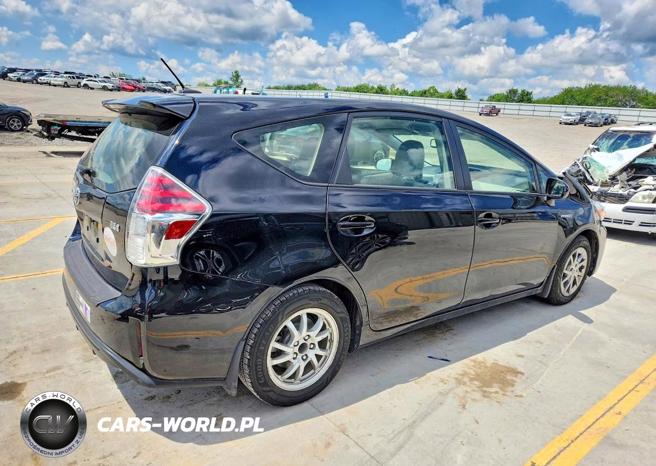 2017 Toyota Prius V Four VIN:JTDZN3EU3HJ063279 - 3