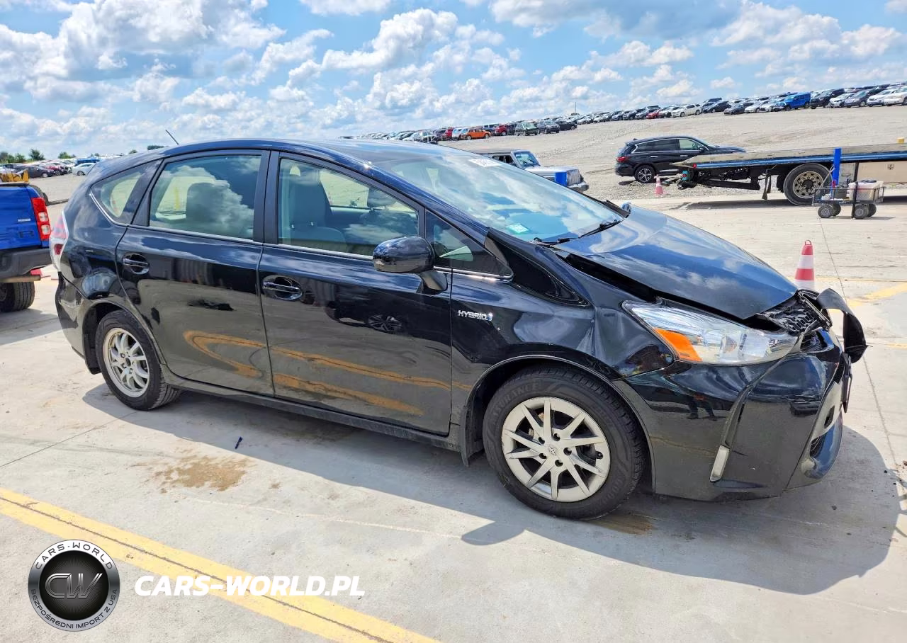 2017 Toyota Prius V Four VIN:JTDZN3EU3HJ063279 - 4