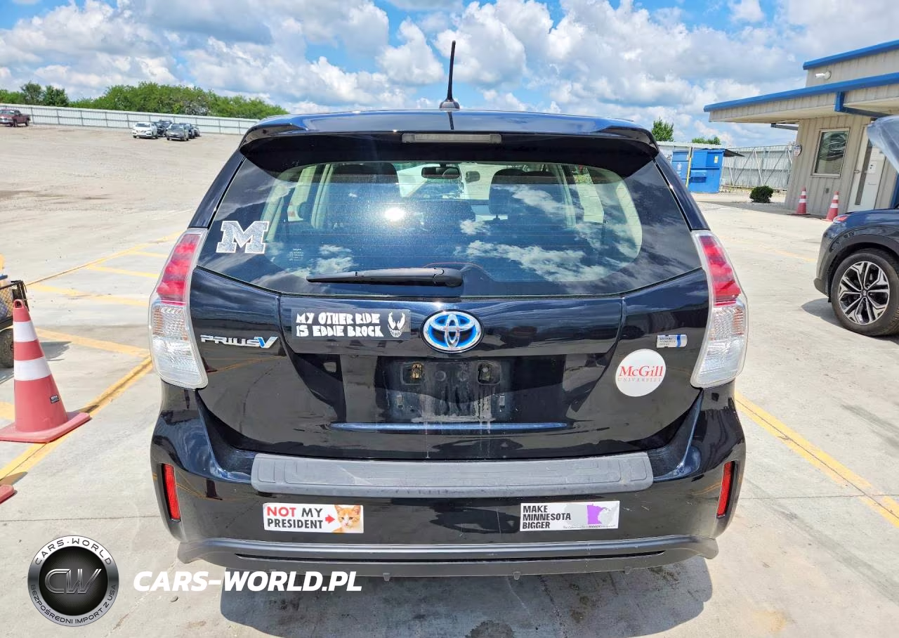 2017 Toyota Prius V Four VIN:JTDZN3EU3HJ063279 - 6