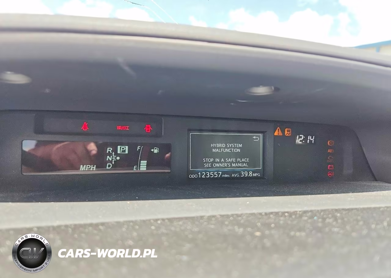 2017 Toyota Prius V Four VIN:JTDZN3EU3HJ063279 - 9