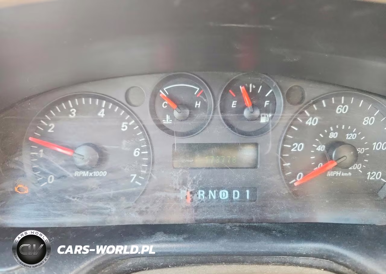 2004 Ford Taurus Se VIN:1FAFP53U34G135736 - 9