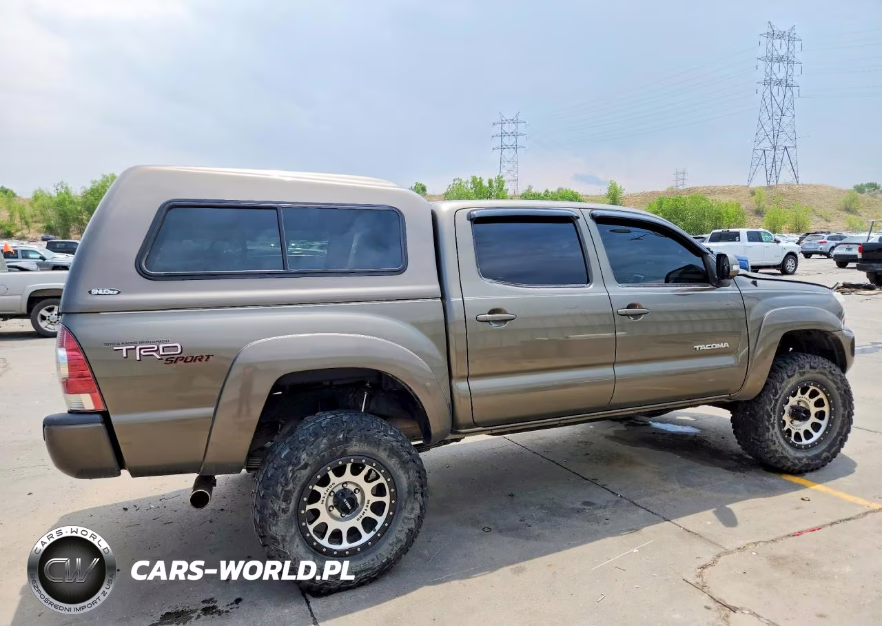2013 Toyota Tacoma Double Cab VIN:3TMLU4EN3DM133027 - 3