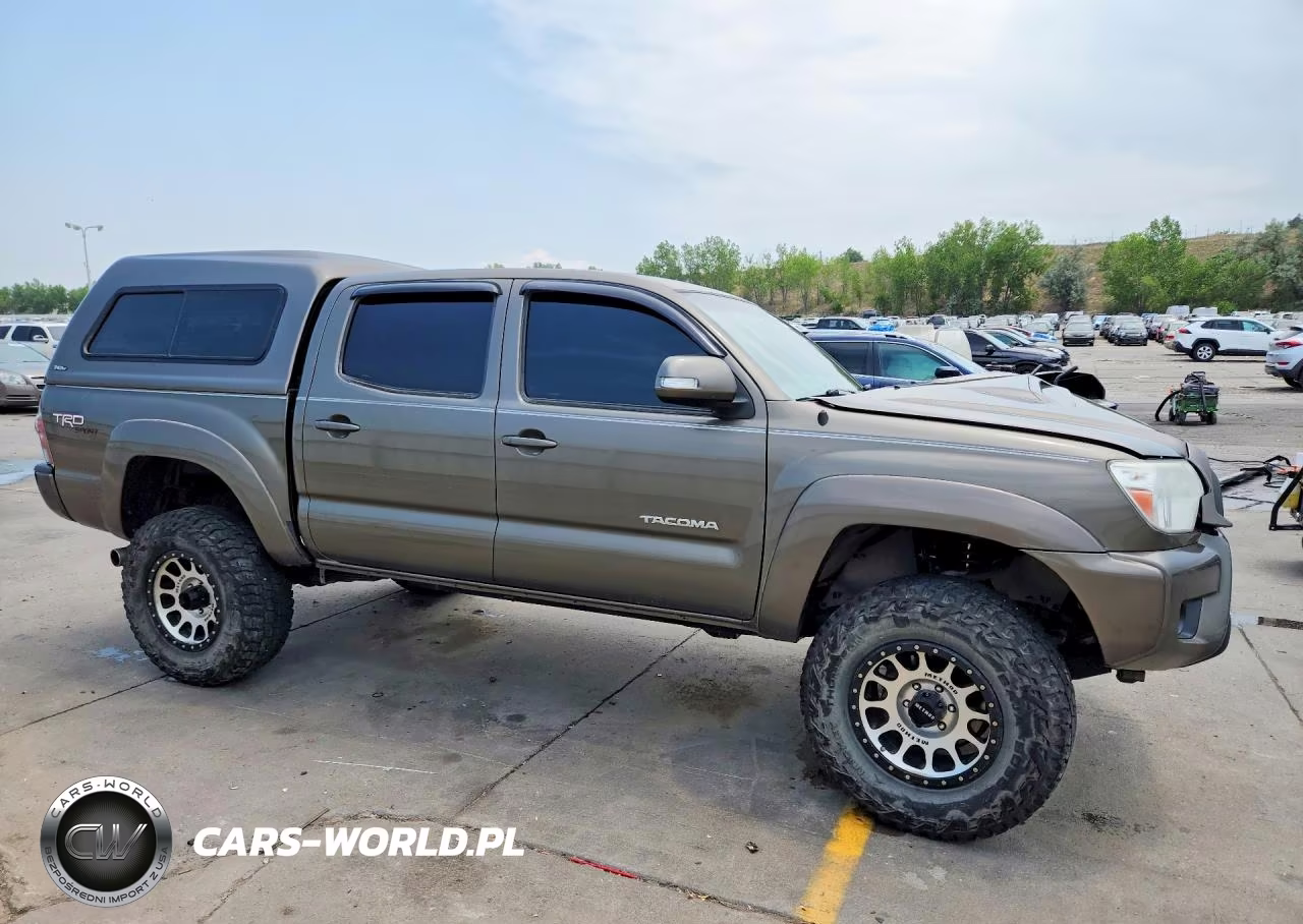 2013 Toyota Tacoma Double Cab VIN:3TMLU4EN3DM133027 - 4