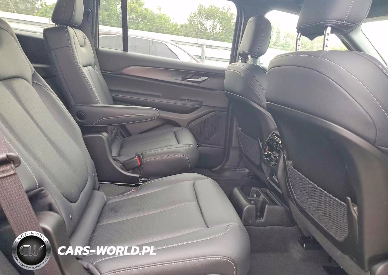 2025 Jeep Grand Cherokee L Laredo VIN:1C4RJJAG6S8767619 - 11
