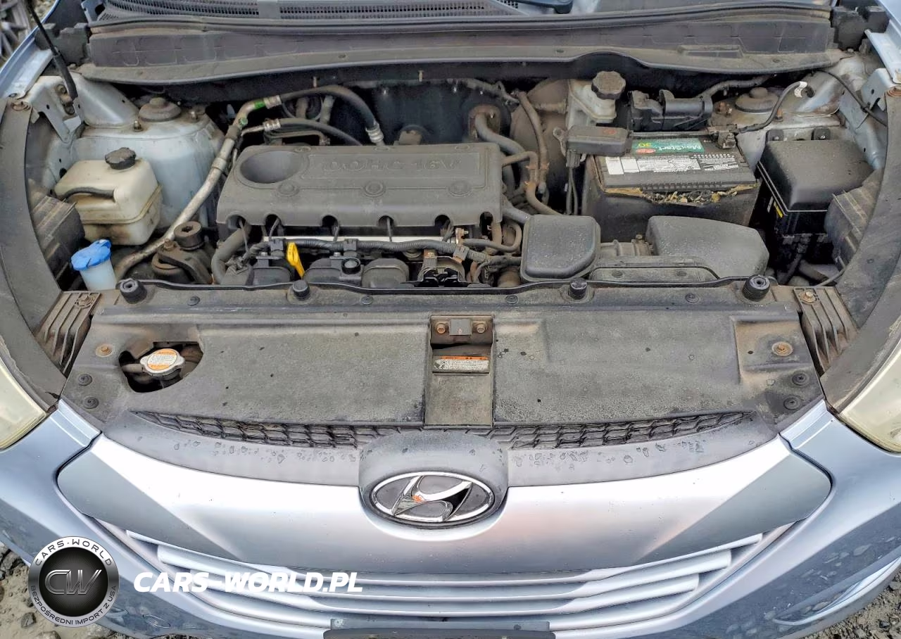 2012 Hyundai Tucson Gls VIN:KM8JUCAC9CU417063 - 12